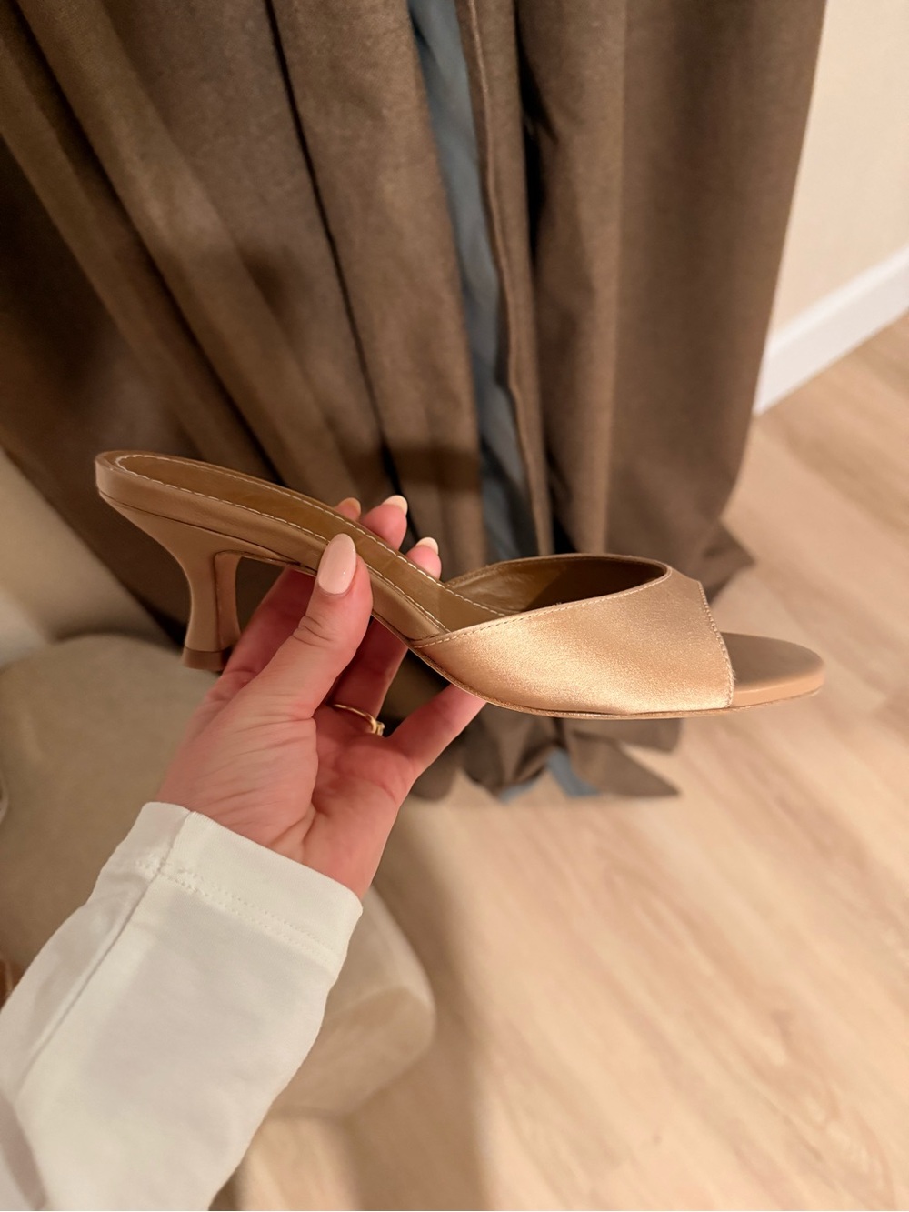 STAUD Brigitte Mule Camel Satin